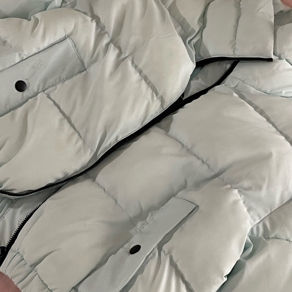 Cropped Puffer - Picture 3 of 3